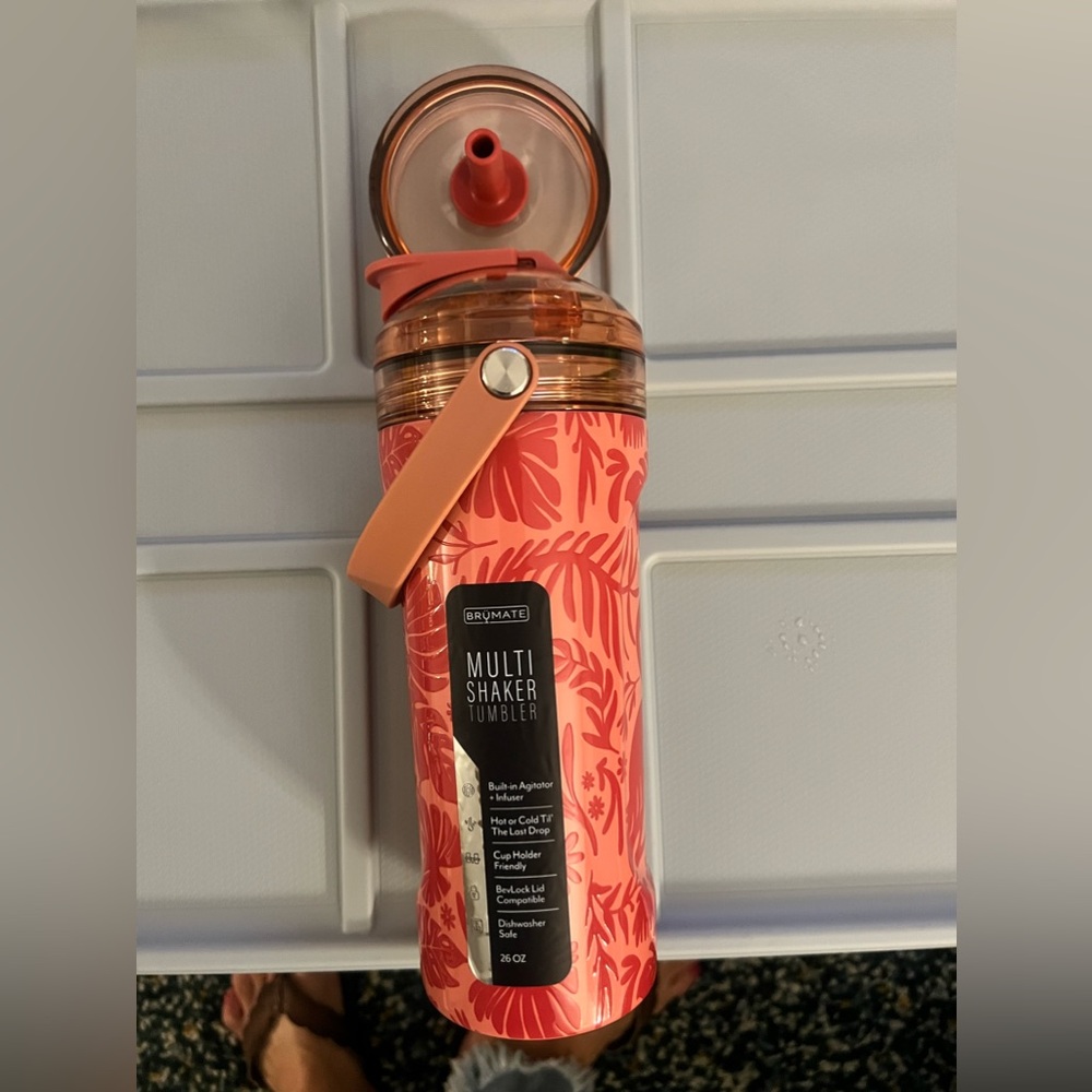 Brumate multi-shaker - brand new tags still attached